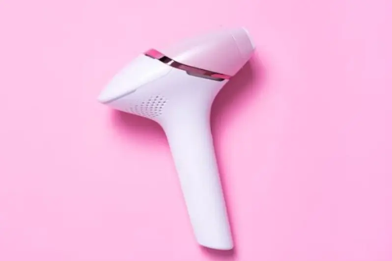 هل الليزر المنزلي يضر العين​